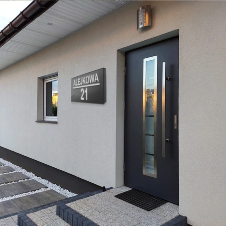 Podświetlany numer na dom bez czujnika zmierzchu