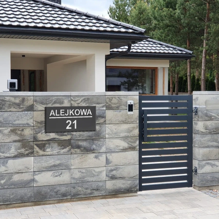 Podświetlany numer na dom bez czujnika zmierzchu